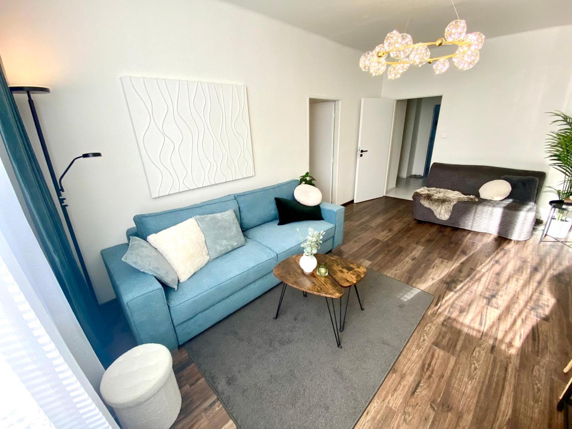 James Dean Apartment - Next To Nivy Bus Station & Mall Bratislava Dış mekan fotoğraf